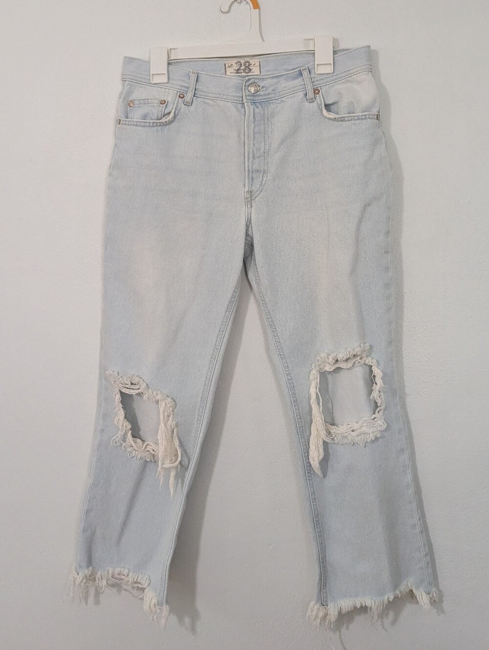 Free People Maggie Mid Rise Jeans Ripped knees Crop Vintage Wash Denim 28